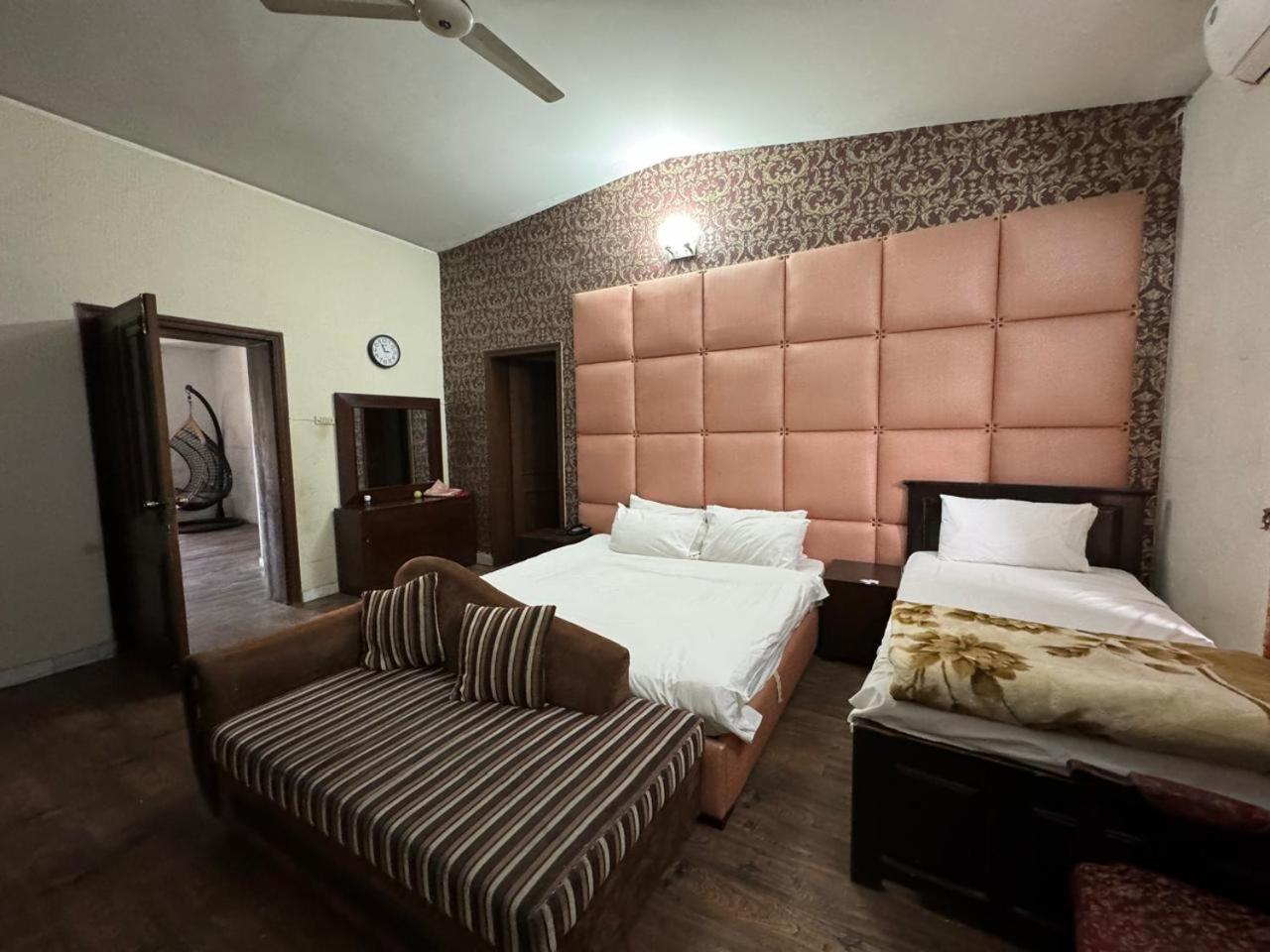 Casa Blanca Boutique Guest House Исламабад Экстерьер фото